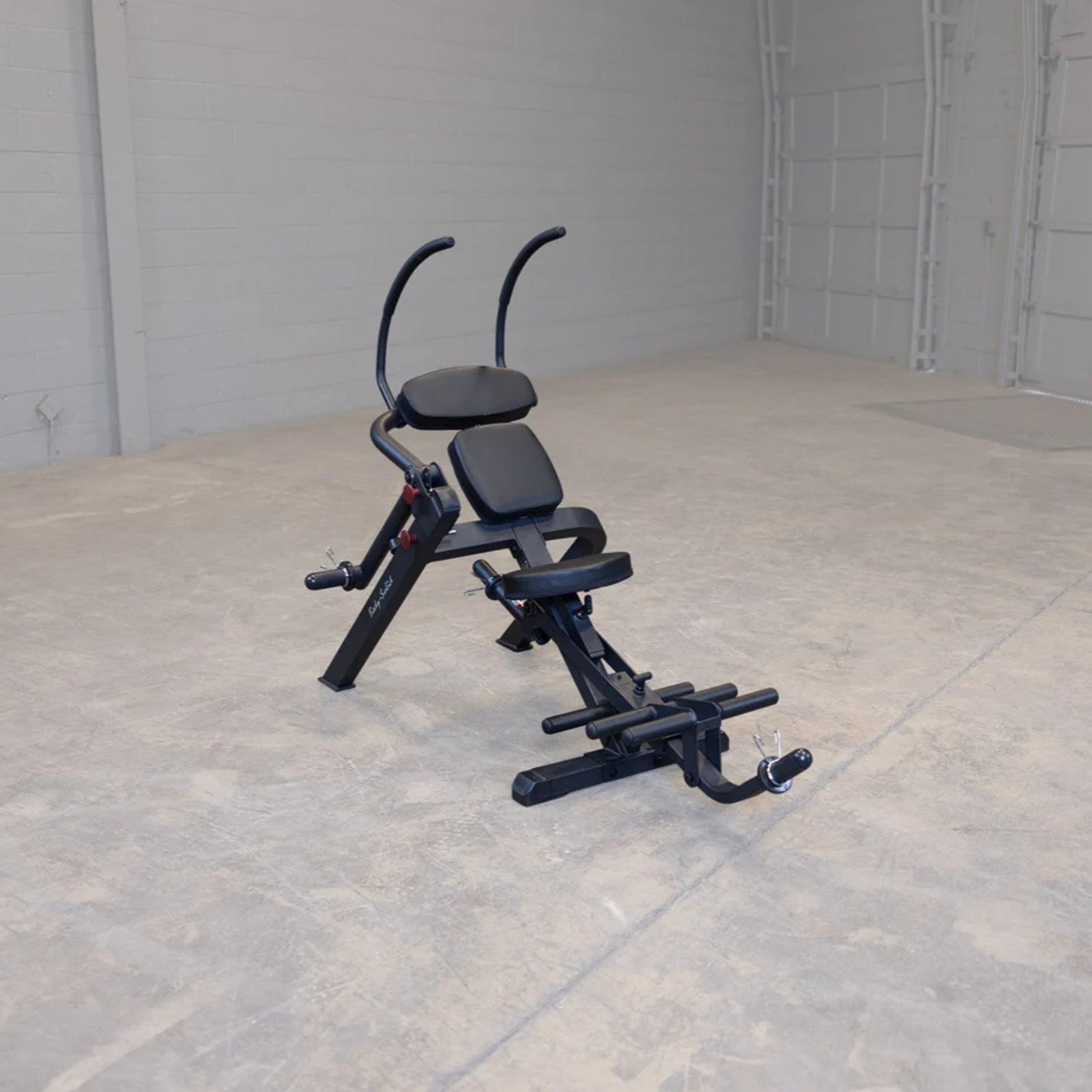 Bauchmuskelbank – Body-Solid GAB300B Plate Loaded Ab Crunch