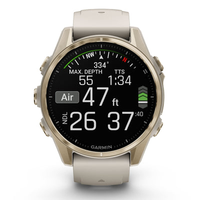 Garmin Fenix 8 Sapphire – 43 mm / AMOLED – Soft Gold mit nebelgrauem/dunklem Sandstein-Silikonarmband – Premium-Multisportuhr