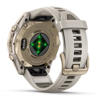 Garmin Fenix 8 Sapphire – 43 mm / AMOLED – Soft Gold mit nebelgrauem/dunklem Sandstein-Silikonarmband – Premium-Multisportuhr