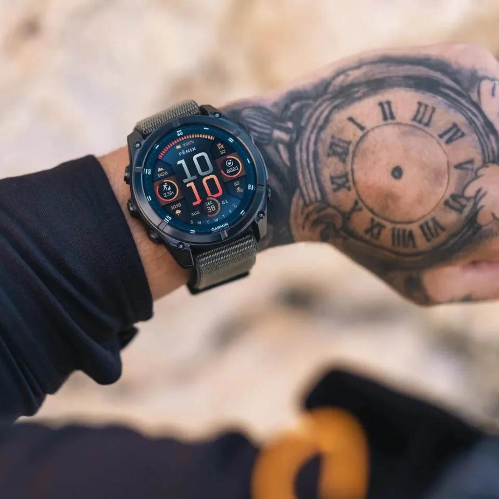 Garmin Fenix 8 Sapphire – 47 mm / AMOLED – Carbongraues DLC-Titan mit schwarzem Silikonarmband – Premium-Multisportuhr