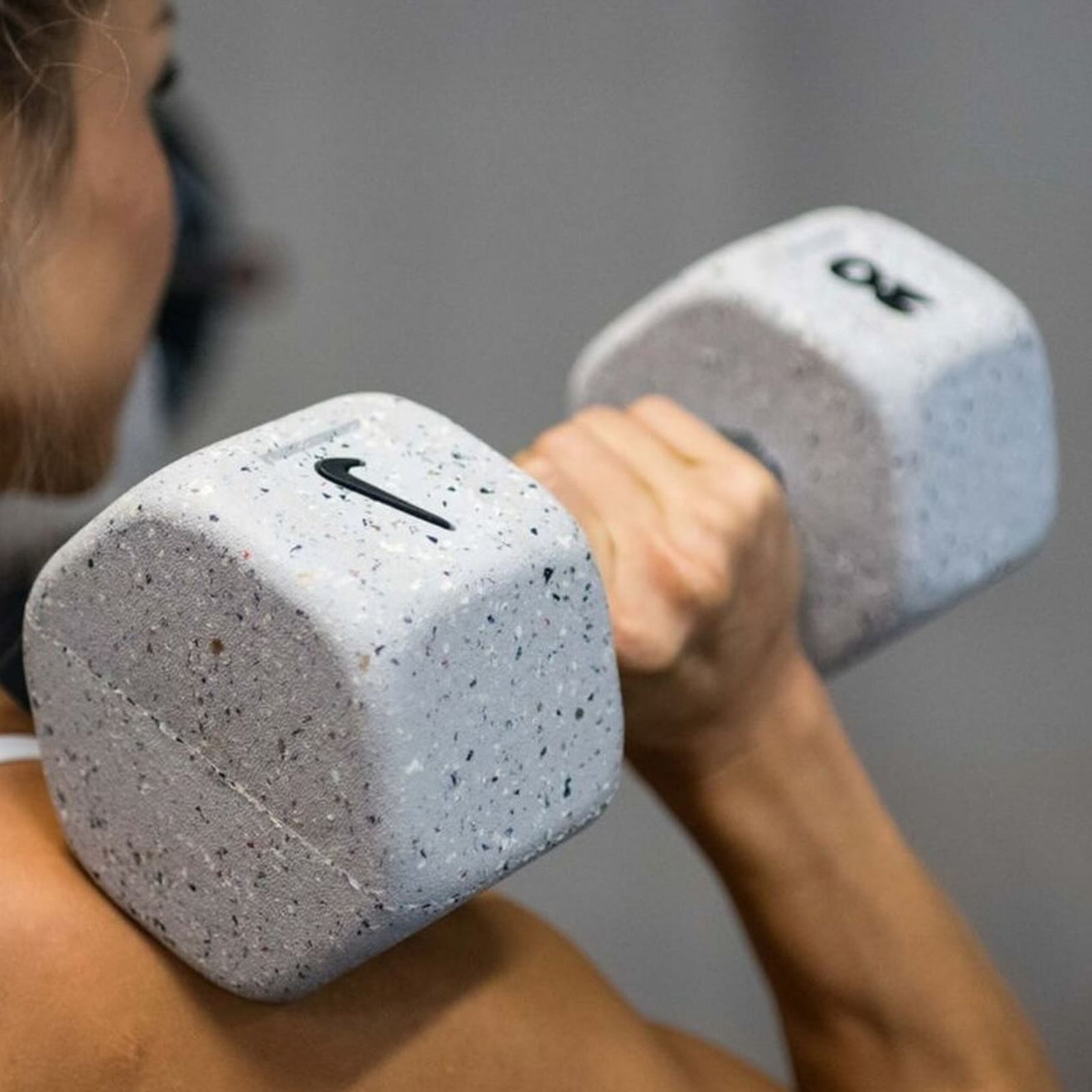 Nike Strength Grind Hanteln – Wolfsgrau – Verkauf paarweise