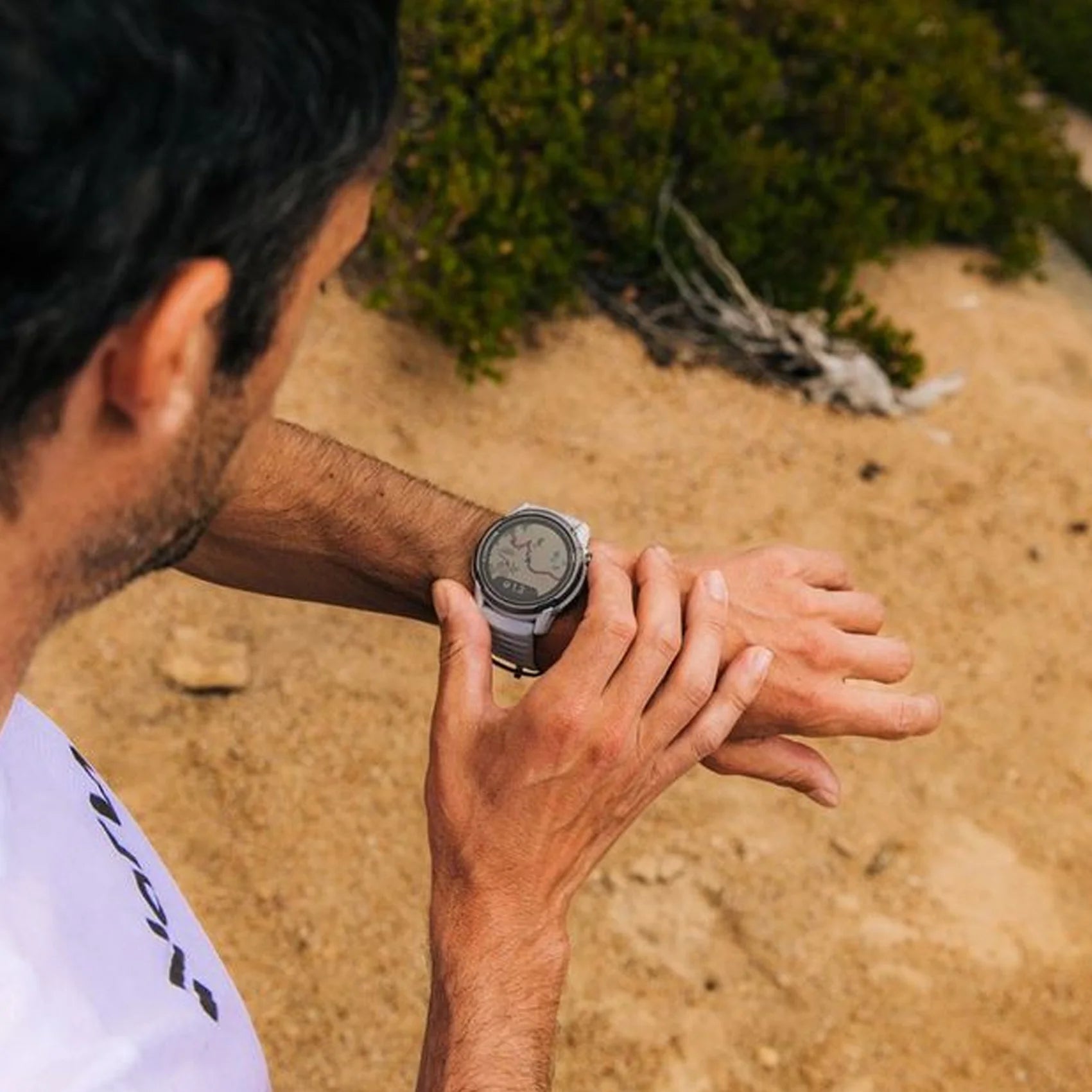 Coros Apex 4 46mm wit - GPS sport & adventure watch / multisporthorloge