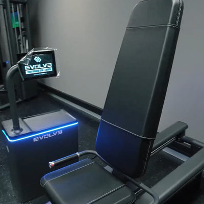 Digitale Beinpresse im Sitzen – Evolve Fitness Digital Strength DS-411 mit Gewichtsverlagerung