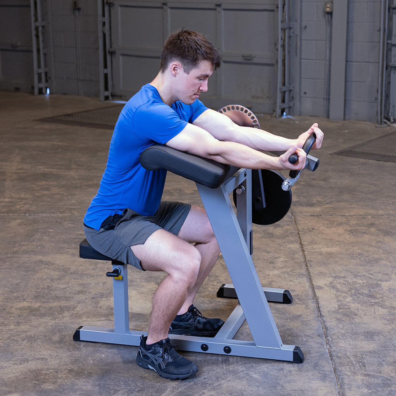 Bizeps-/Trizeps-Maschine – Body-Solid GCBT380 – Plattenbestückung