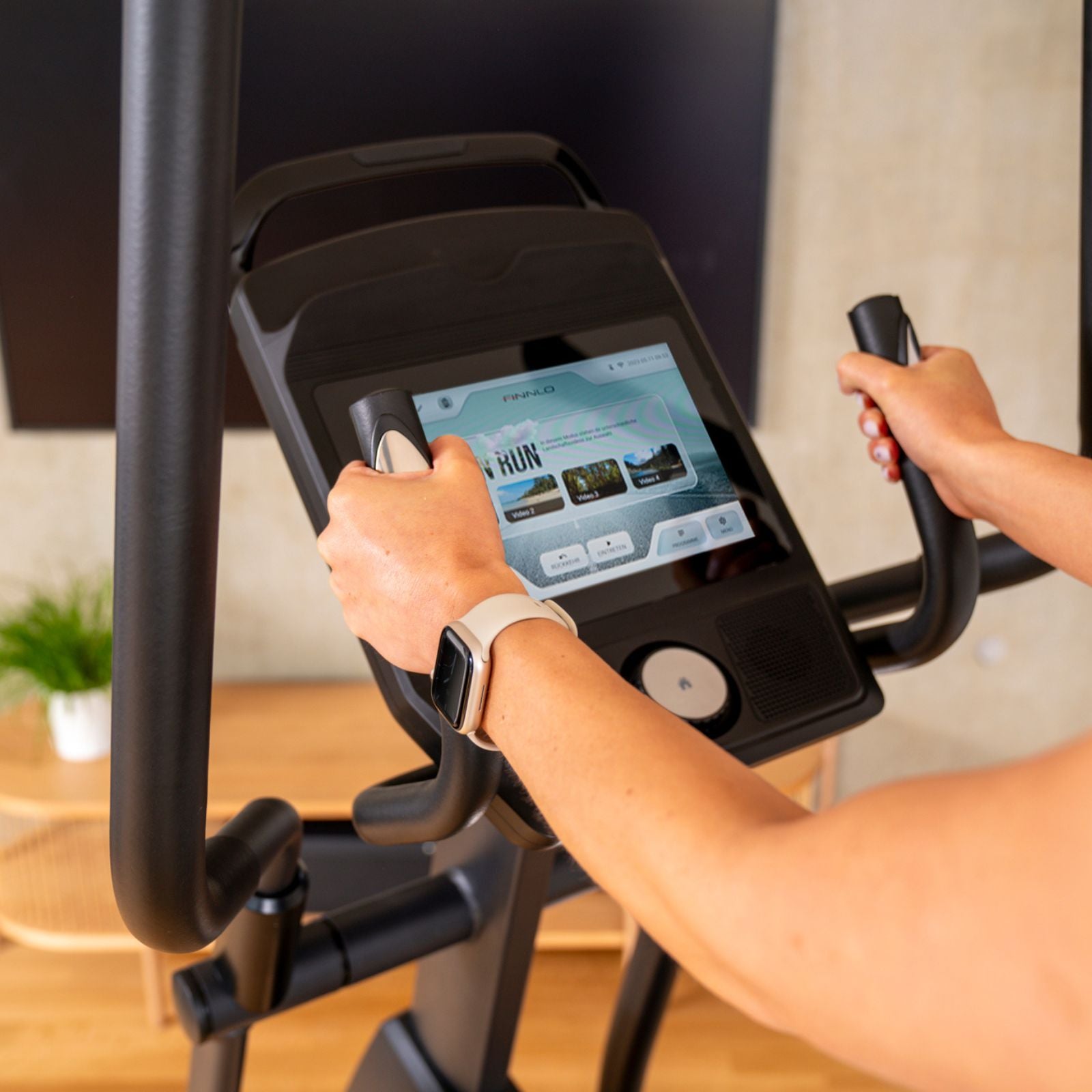 Hammer CrossPace 7.0 NorsK Crosstrainer - Holzdesign