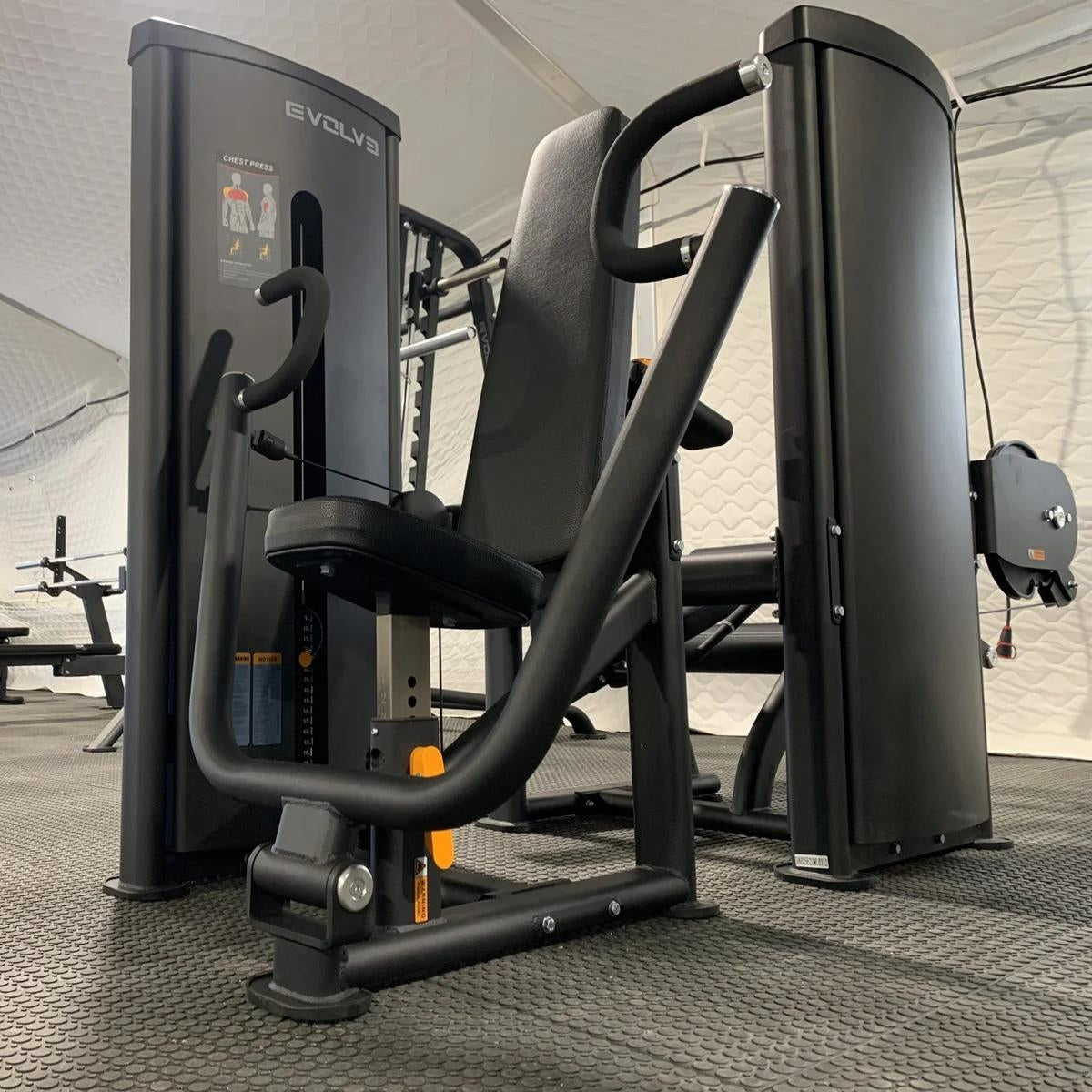 Brustpresse - Evolve Fitness Econ Serie EC-001 mit Gewichtsschienen