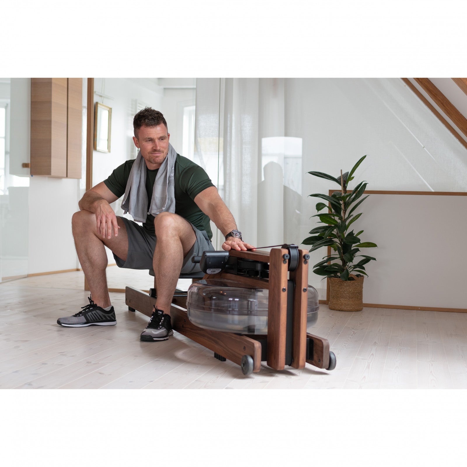 WaterRower Rudergerät im Vintage-Stil aus Eichenholz, gebeizte Eiche