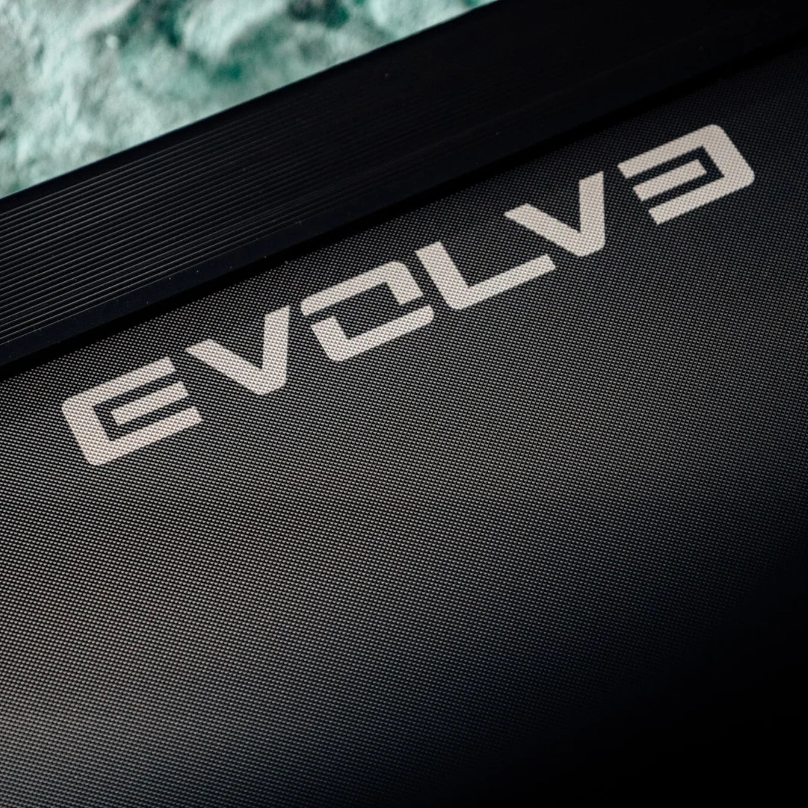 Evolve Fitness HT-300-TFT Laufband mit 23,8-Zoll-Touchscreen-Entertainment-Konsole – vollständig klappbar