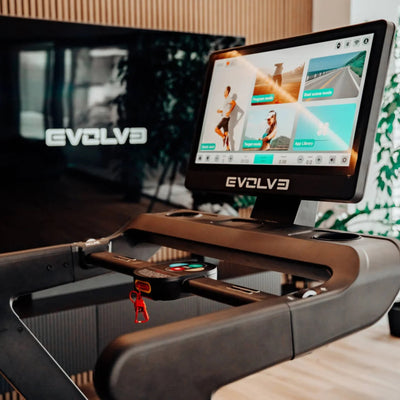 Evolve Fitness HT-300-TFT Laufband mit 23,8-Zoll-Touchscreen-Entertainment-Konsole – vollständig klappbar