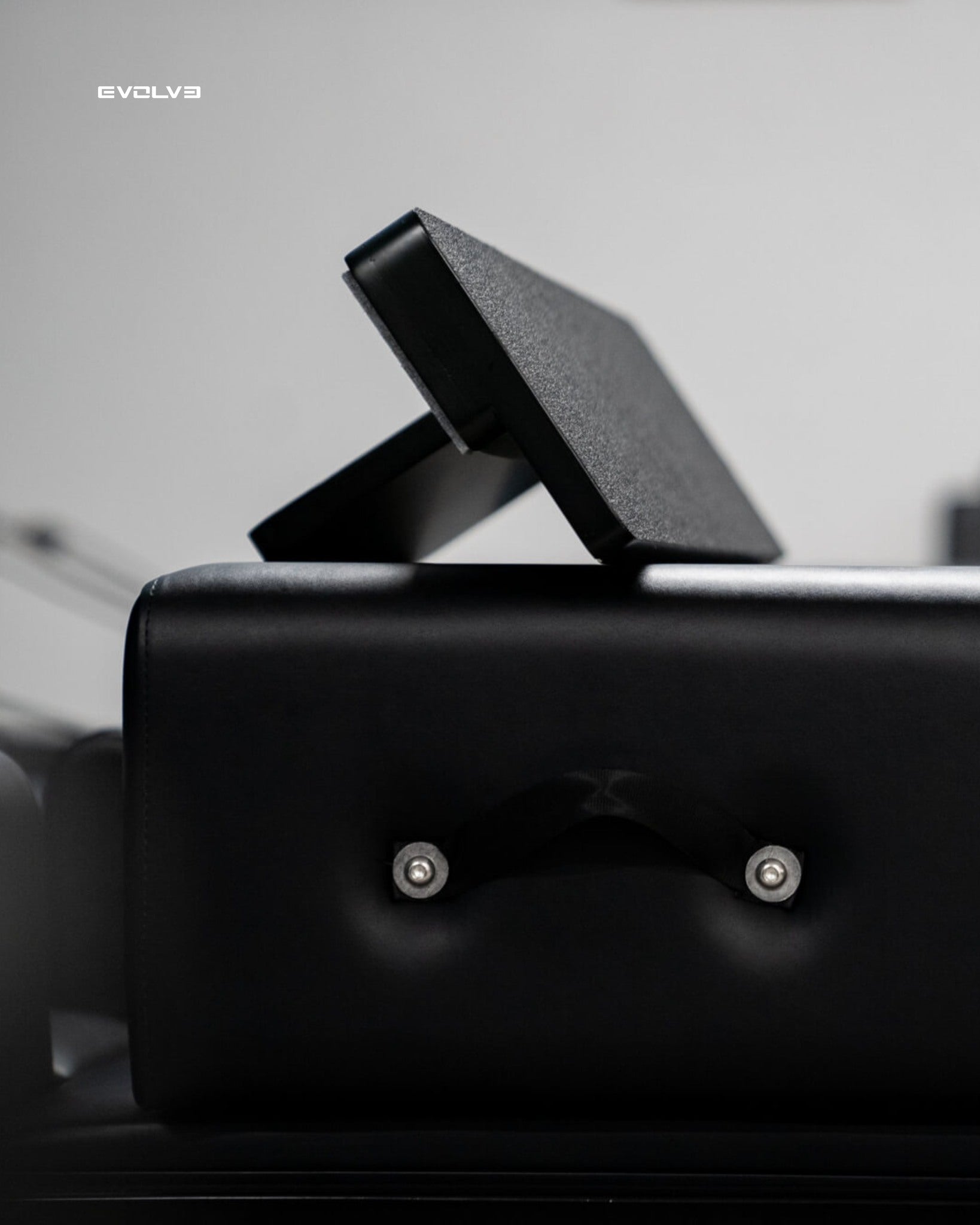 Aluminium Pilates Reformer Tower Black Edition – Platzsparend &amp; vertikal verstaubar – Body &amp; Exercise Pilates BE03