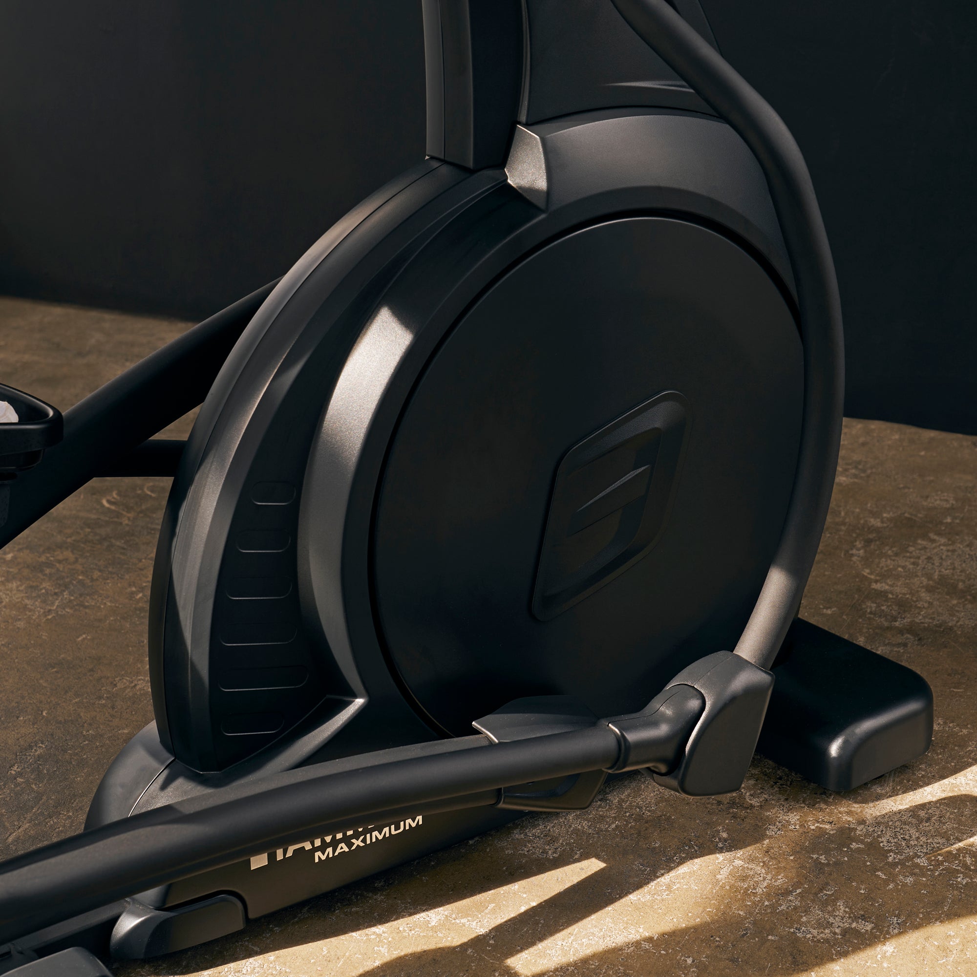 Hammer Maximum EL8000 professioneller Crosstrainer mit 10,1"-Touchscreen-Display