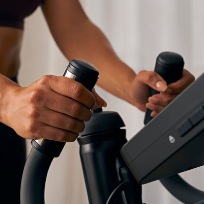 Hammer Maximum EL8000 professioneller Crosstrainer mit 10,1"-Touchscreen-Display