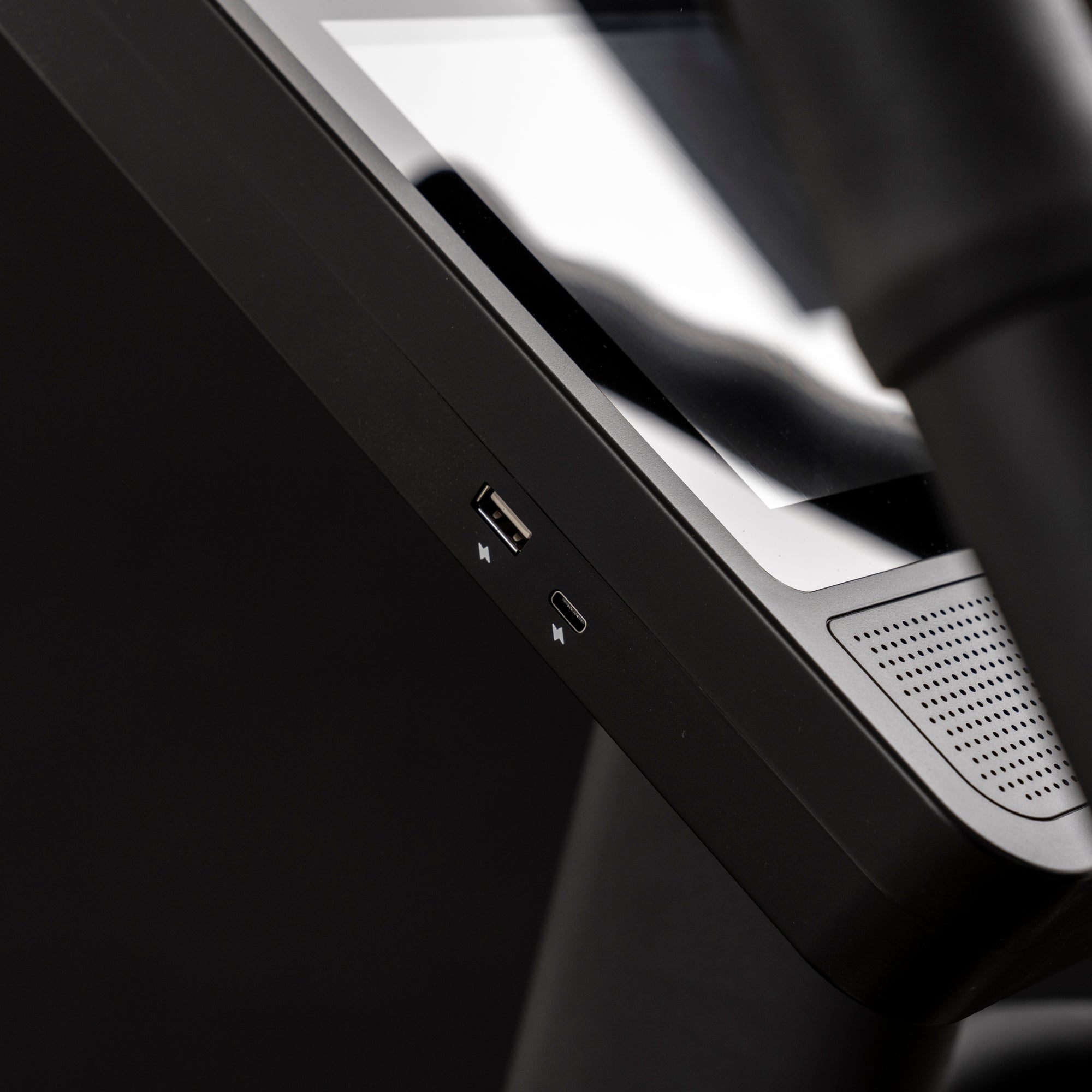 Hammer Maximum EL8000 professioneller Crosstrainer mit 10,1"-Touchscreen-Display