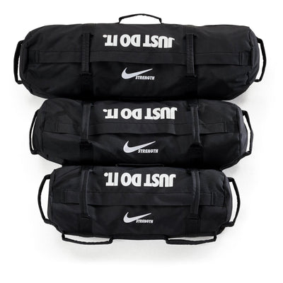 Nike Strength Sandsack – Klein / Mittel / Groß