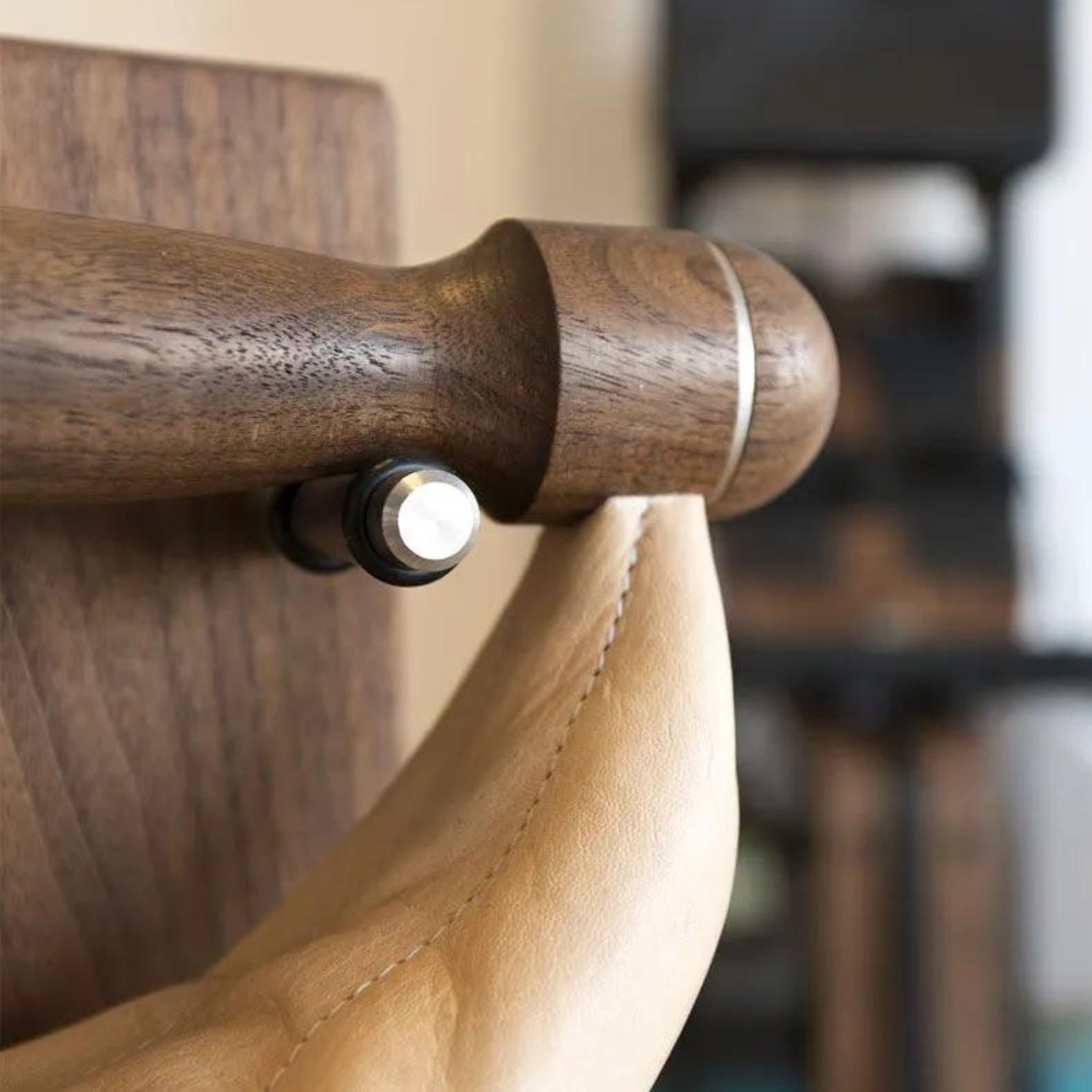 NOHRD SwingBell Tower Set Walnut Natural - Kettlebells mit Ablagefach - Walnuss und Leder