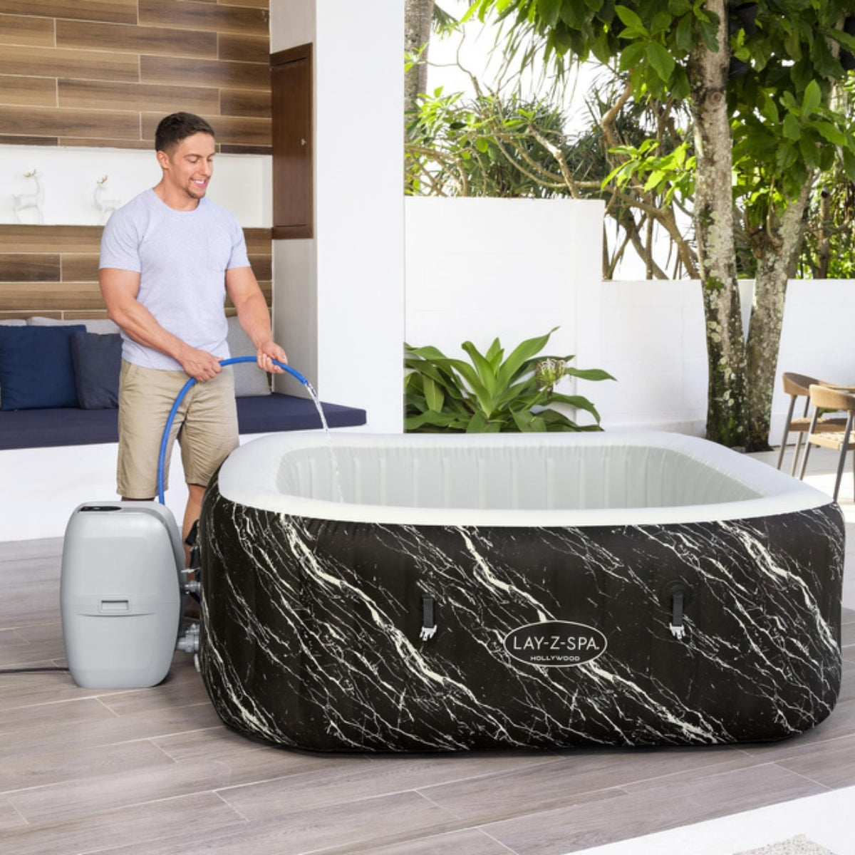 Opblaasbare spa voor 4/6 personen - Bestway Lay-Z Hollywood inclusief accessoires