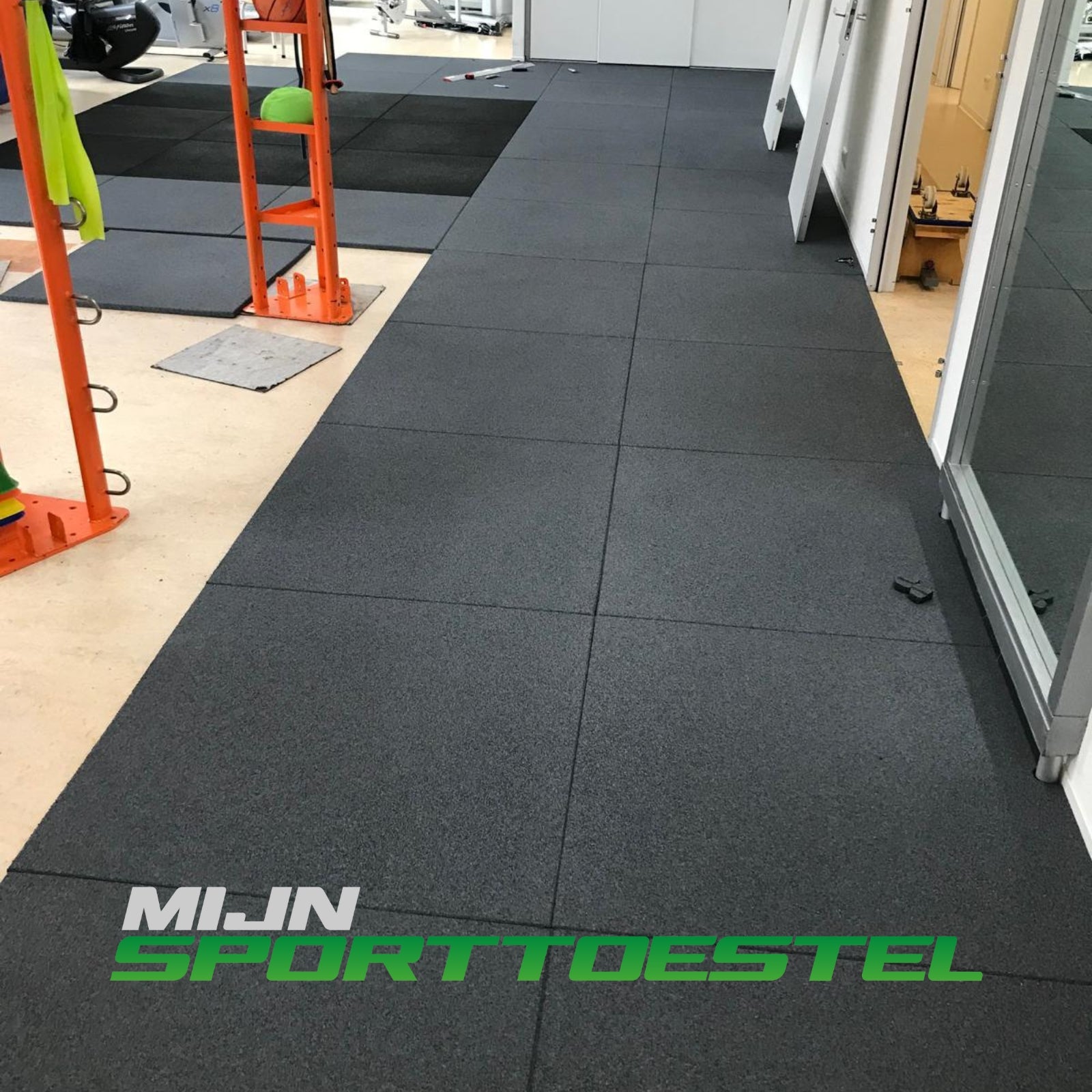 Gummi 100 x 100 x 1,5 cm Bodenelemente / Sportboden für Sport- &amp; Fitnessbereiche - jetzt mit kostenloser Verlegung