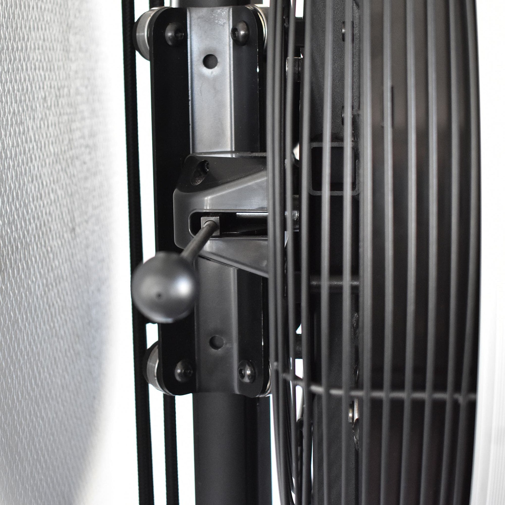 Evocardio Renegade Air Ski ASKI150 Skitrainer mit verstärkter Wandbefestigung